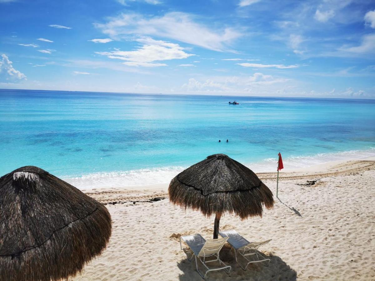 Brisas Beachfront Studios In Hotel Zone Cancún Exterior foto