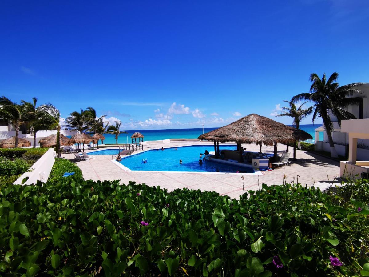 Brisas Beachfront Studios In Hotel Zone Cancún Exterior foto