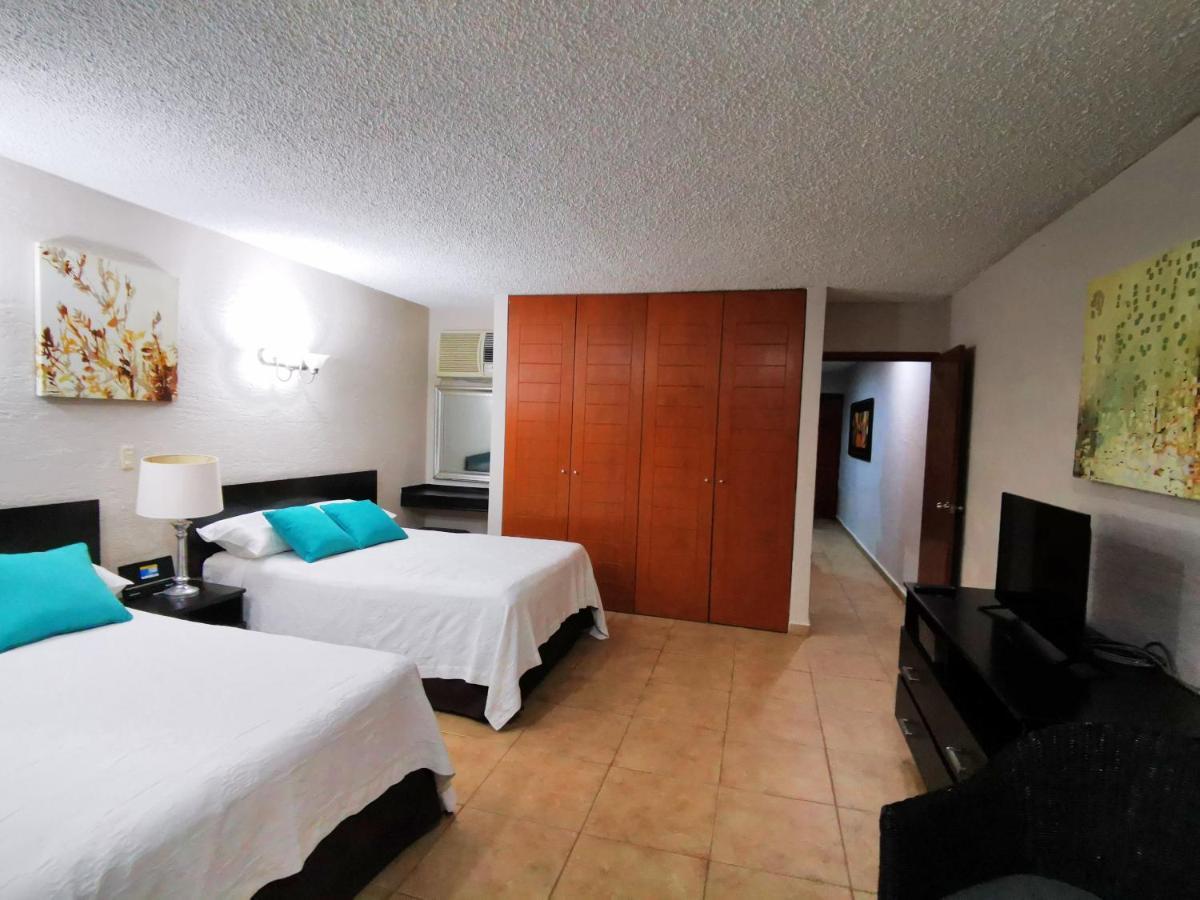 Brisas Beachfront Studios In Hotel Zone Cancún Exterior foto